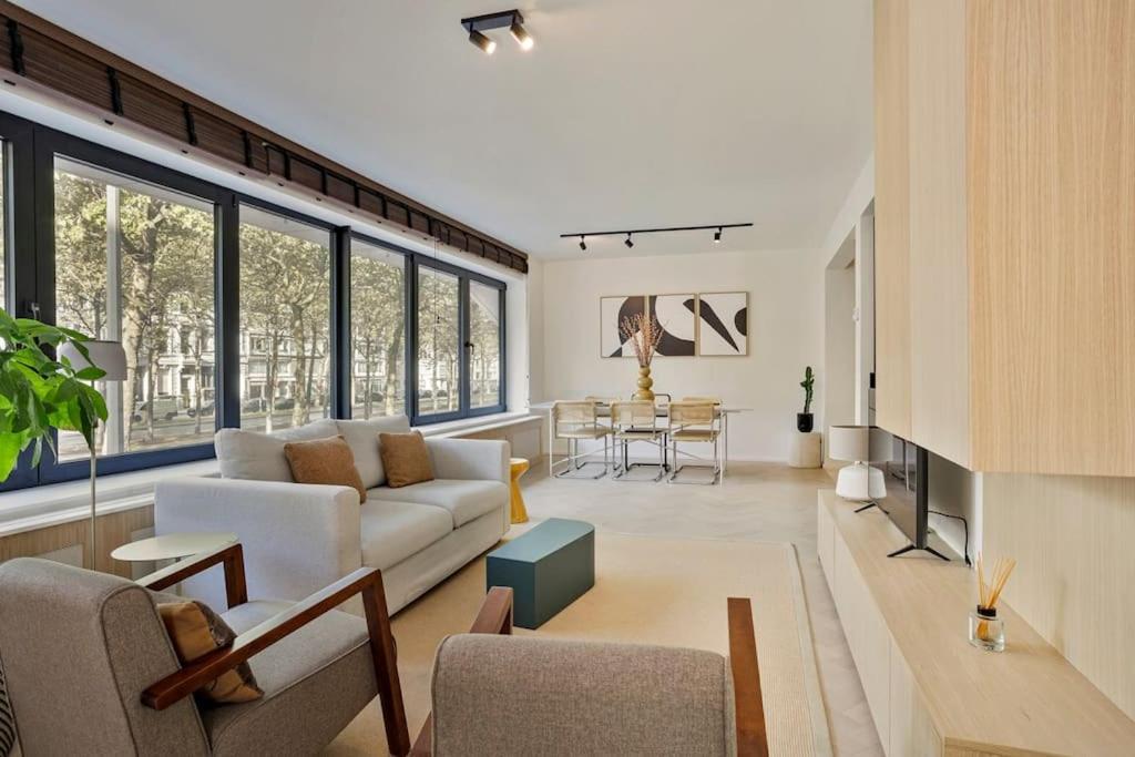 Deluxe 2-br In *