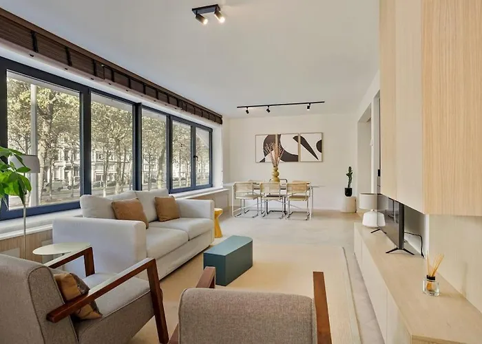 Deluxe 2-Br Apartment In Antwerp