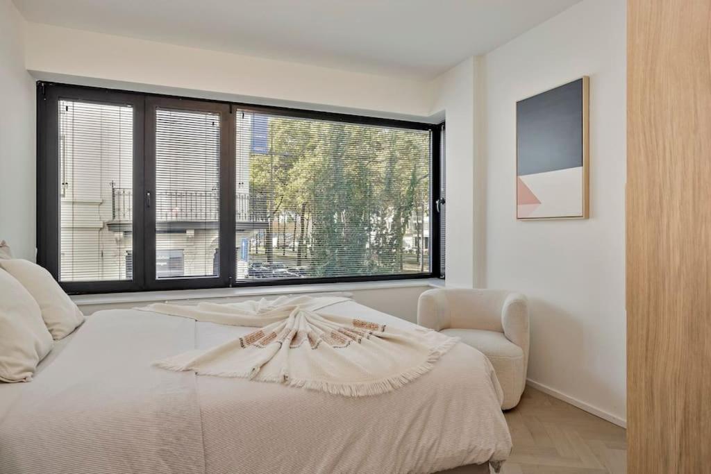 Deluxe 2-br In
